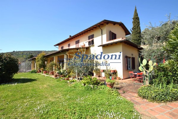 casa indipendente in vendita a Toano in zona Massa