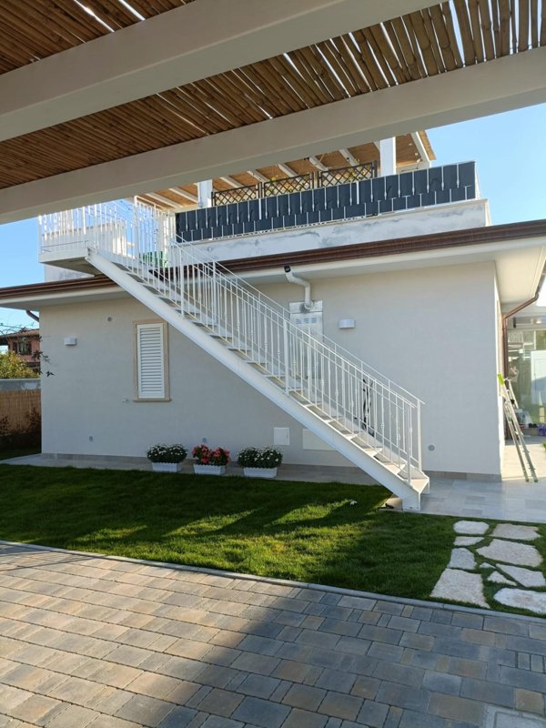 casa indipendente in vendita a Toano in zona Massa