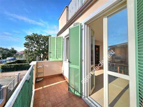 appartamento in vendita a Toano in zona Massa