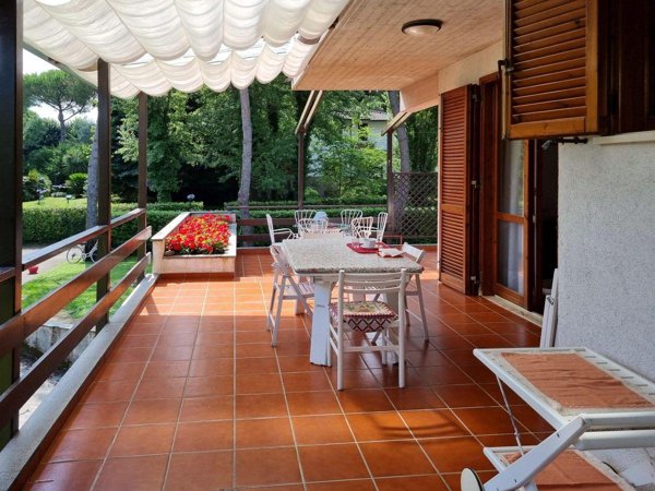 casa indipendente in vendita a Toano in zona Massa