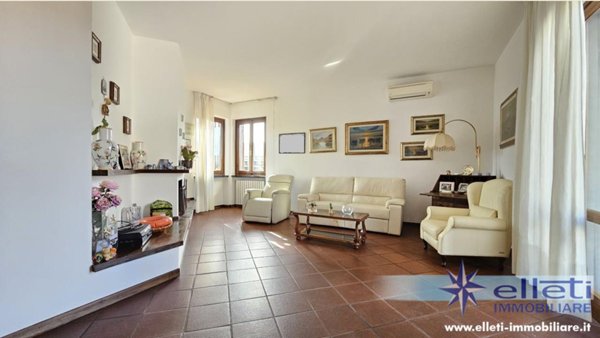 appartamento in vendita a Toano in zona Massa