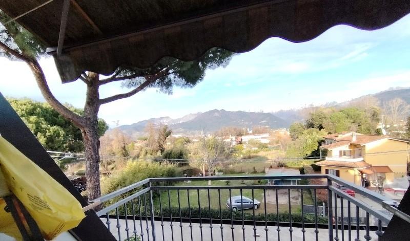 appartamento in vendita a Toano in zona Massa