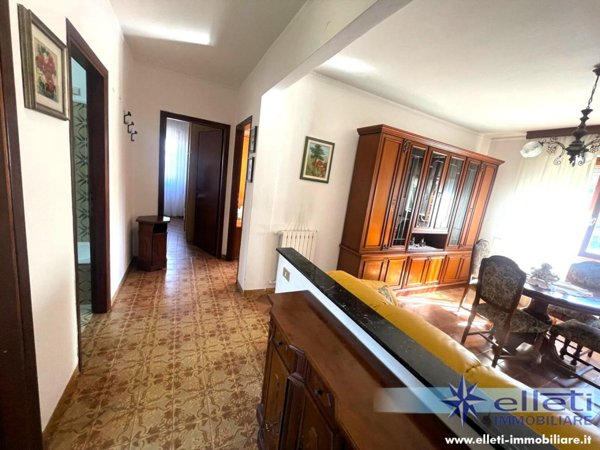 appartamento in vendita a Toano in zona Massa