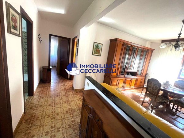 appartamento in vendita a Toano in zona Massa