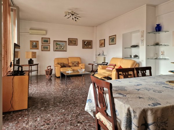 appartamento in vendita a Toano in zona Massa