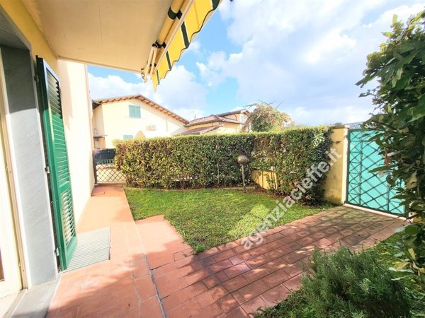 appartamento in vendita a Toano in zona Massa