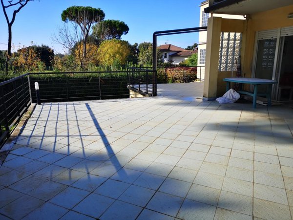 appartamento in vendita a Toano in zona Massa