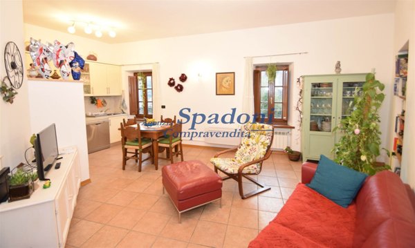 appartamento in vendita a Toano in zona Massa