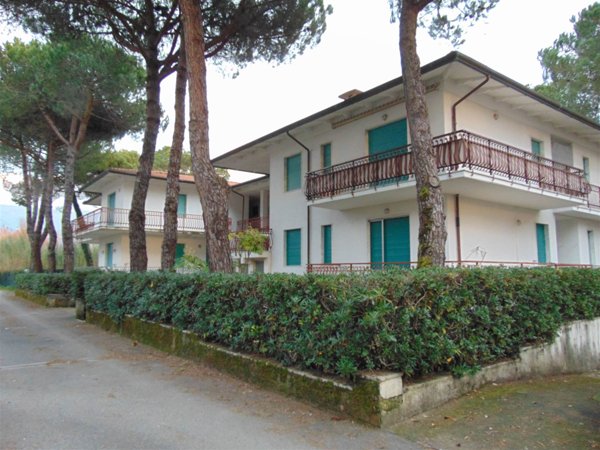 appartamento in vendita a Toano in zona Massa