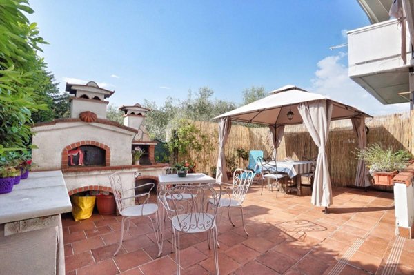 casa indipendente in vendita a Toano in zona Massa