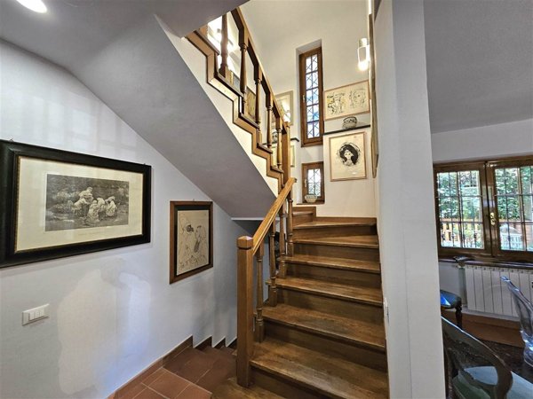 casa indipendente in vendita a Toano in zona Massa