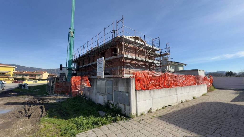 casa indipendente in vendita a Toano in zona Massa