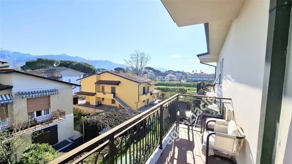 appartamento in vendita a Toano in zona Massa