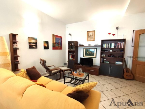 appartamento in vendita a Toano in zona Massa