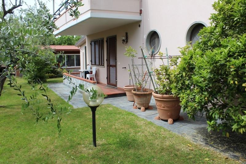 casa indipendente in vendita a Toano in zona Massa