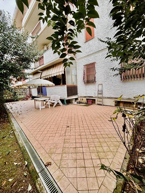appartamento in vendita a Toano in zona Massa
