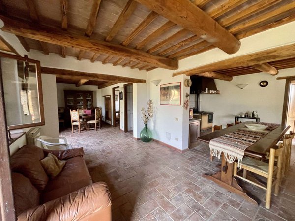 casa indipendente in vendita a Toano in zona Massa