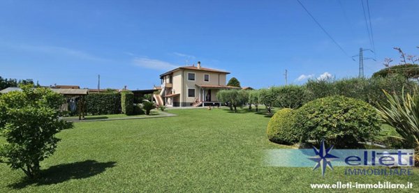 casa indipendente in vendita a Toano in zona Massa