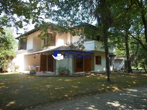 casa indipendente in vendita a Toano in zona Massa
