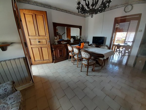 appartamento in vendita a Toano in zona Massa