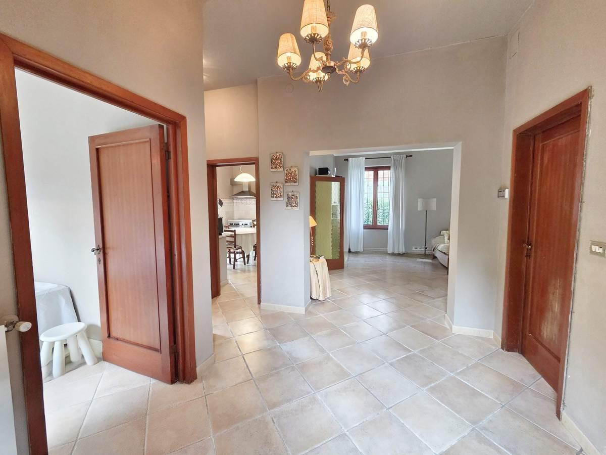 casa indipendente in vendita a Toano in zona Massa