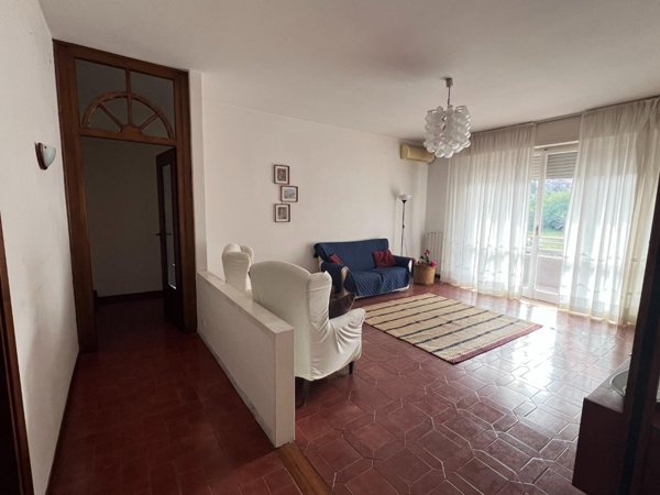 appartamento in vendita a Toano in zona Massa