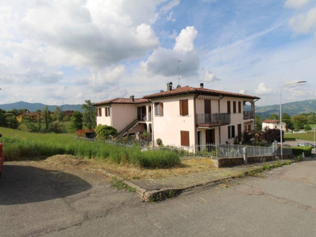 appartamento in vendita a Toano in zona Cavola