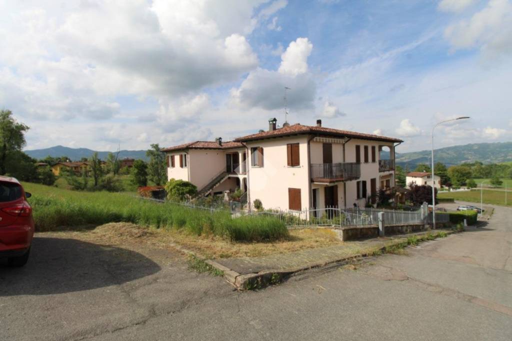 appartamento in vendita a Toano in zona Cavola
