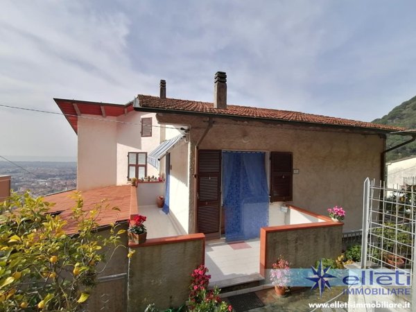 casa indipendente in vendita a Toano in zona Massa