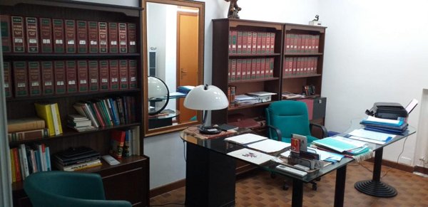 ufficio in vendita a Toano in zona Massa