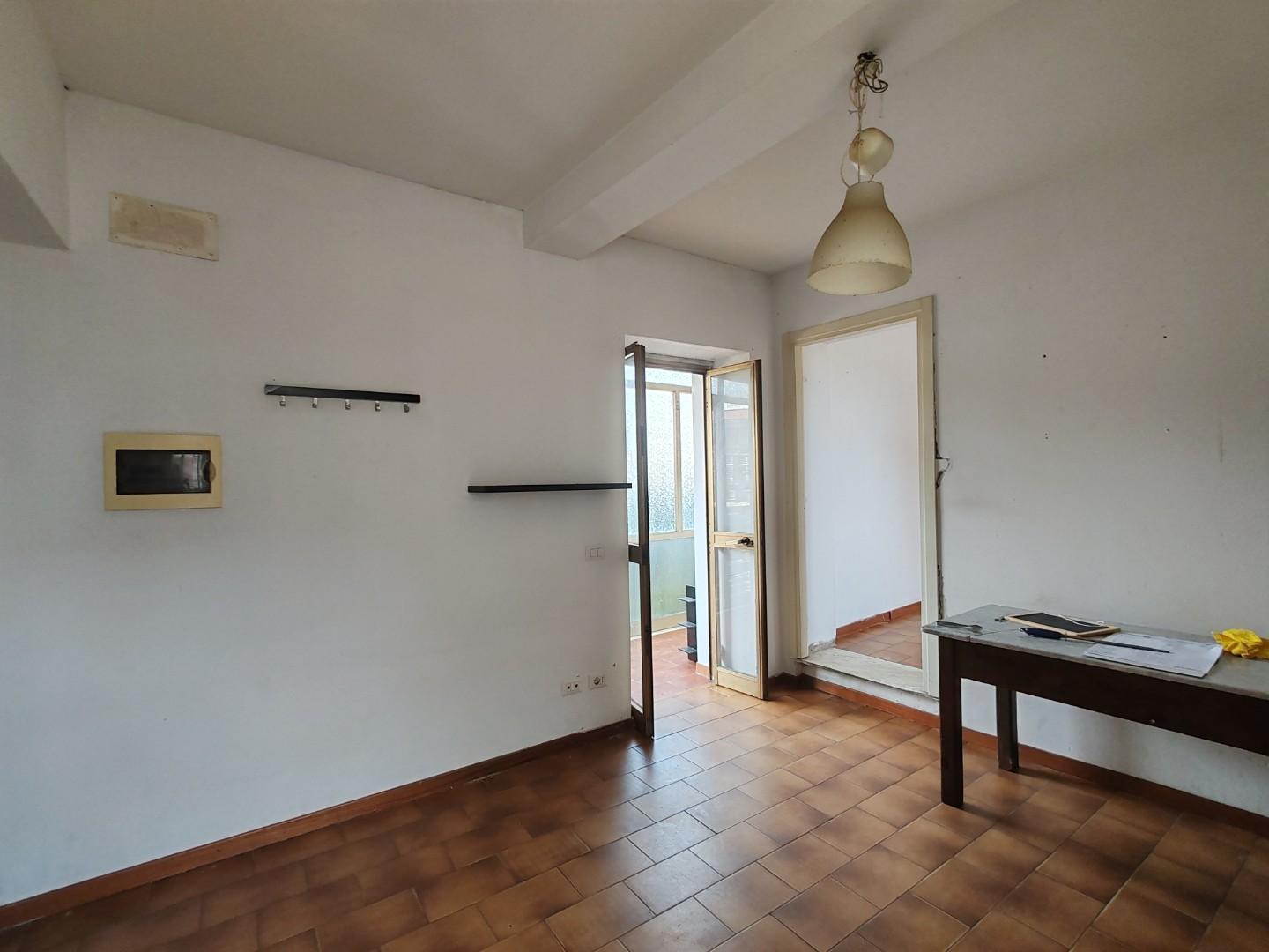 appartamento in vendita a Toano in zona Massa