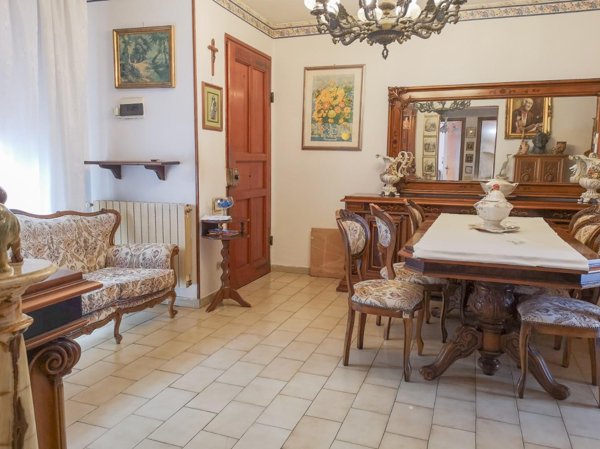 appartamento in vendita a Toano in zona Massa