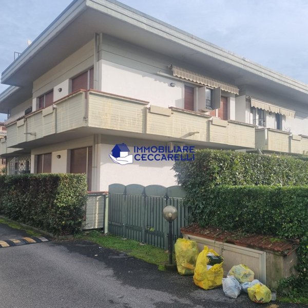 appartamento in vendita a Toano in zona Massa