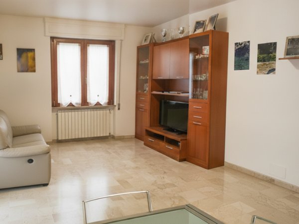appartamento in vendita a Toano in zona Massa