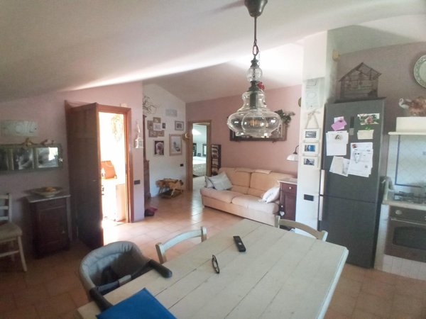 casa indipendente in vendita a Toano in zona Massa