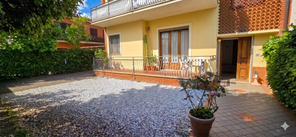 appartamento in vendita a Toano in zona Massa