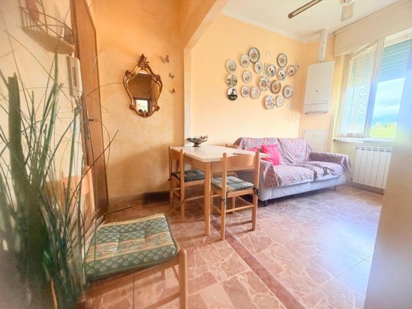 appartamento in vendita a Toano in zona Massa