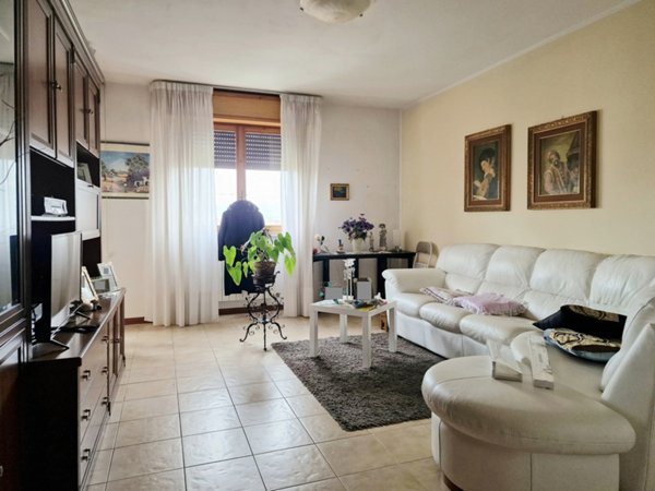 appartamento in vendita a Toano in zona Massa