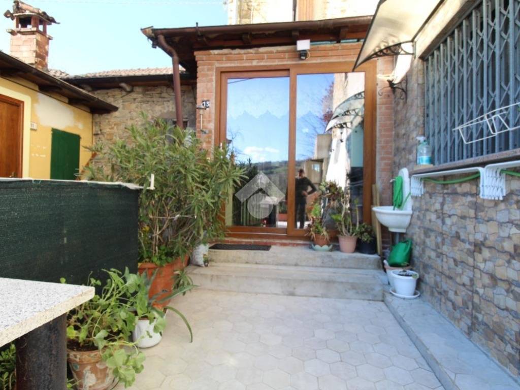 casa indipendente in vendita a Toano in zona Quara