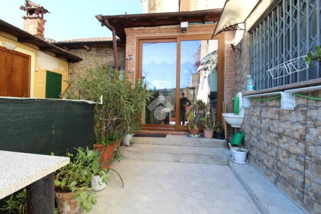 casa indipendente in vendita a Toano in zona Quara