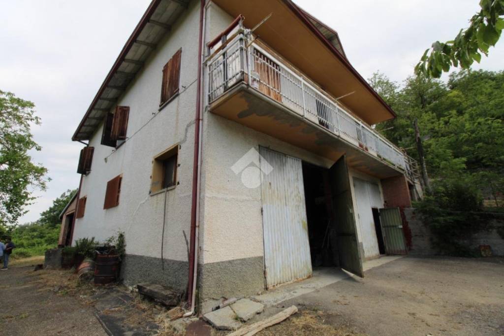 casa indipendente in vendita a Toano in zona Riale
