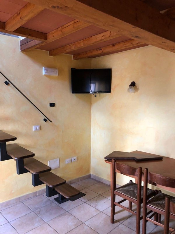 casa indipendente in vendita a Toano in zona Massa