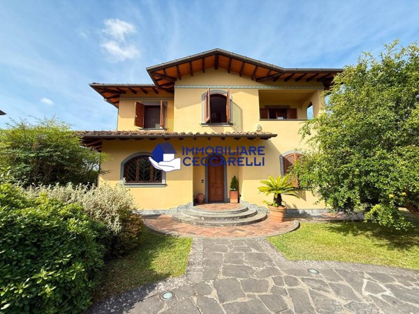 casa indipendente in vendita a Massa in zona Mirteto