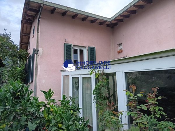 casa indipendente in vendita a Massa