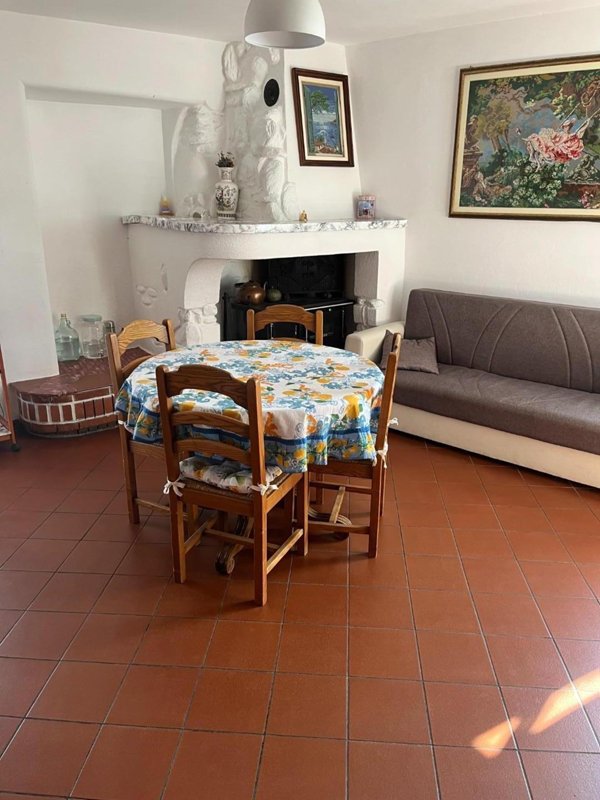 casa indipendente in vendita a Toano in zona Massa