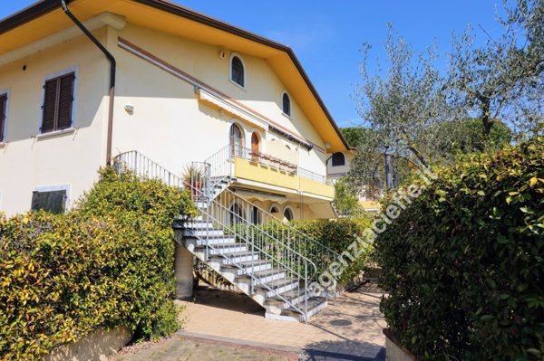 appartamento in vendita a Toano in zona Massa