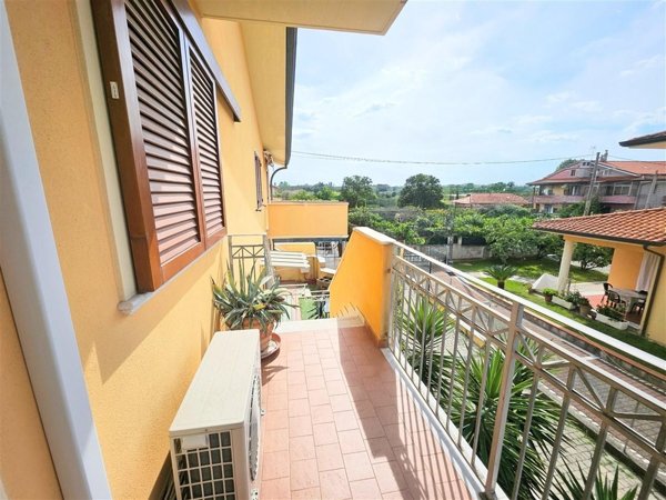 appartamento in vendita a Toano in zona Massa