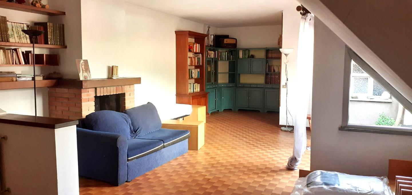 appartamento in vendita a Toano in zona Massa