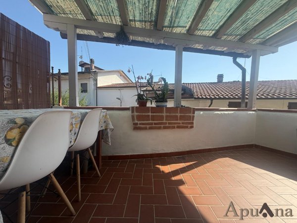 casa indipendente in vendita a Toano in zona Massa