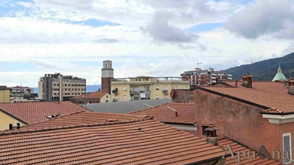 appartamento in vendita a Toano in zona Massa